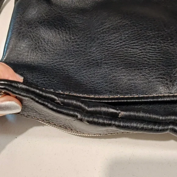 Relic Crossbody Bag - Picture 9 of 10